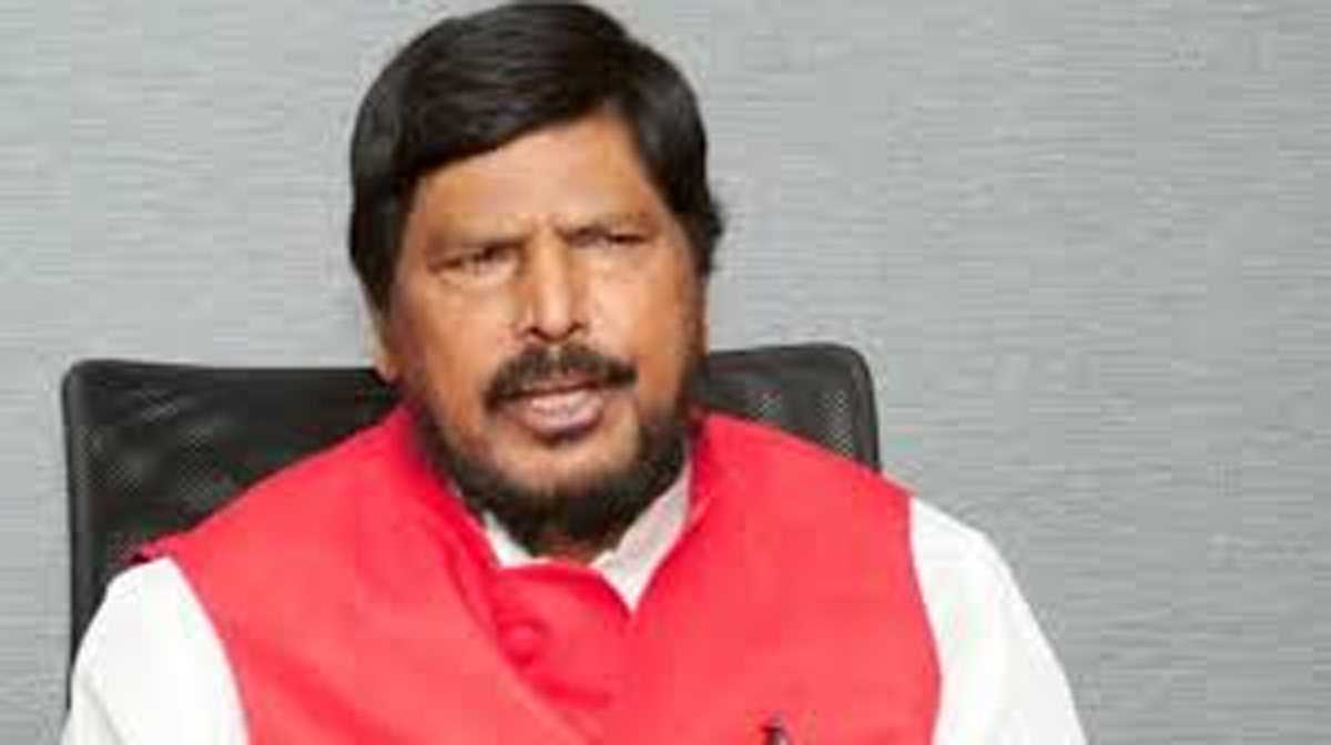 भाजपा एकनाथ शिंदे की नाराजगी दूर कर सकती है : रामदास आठवले